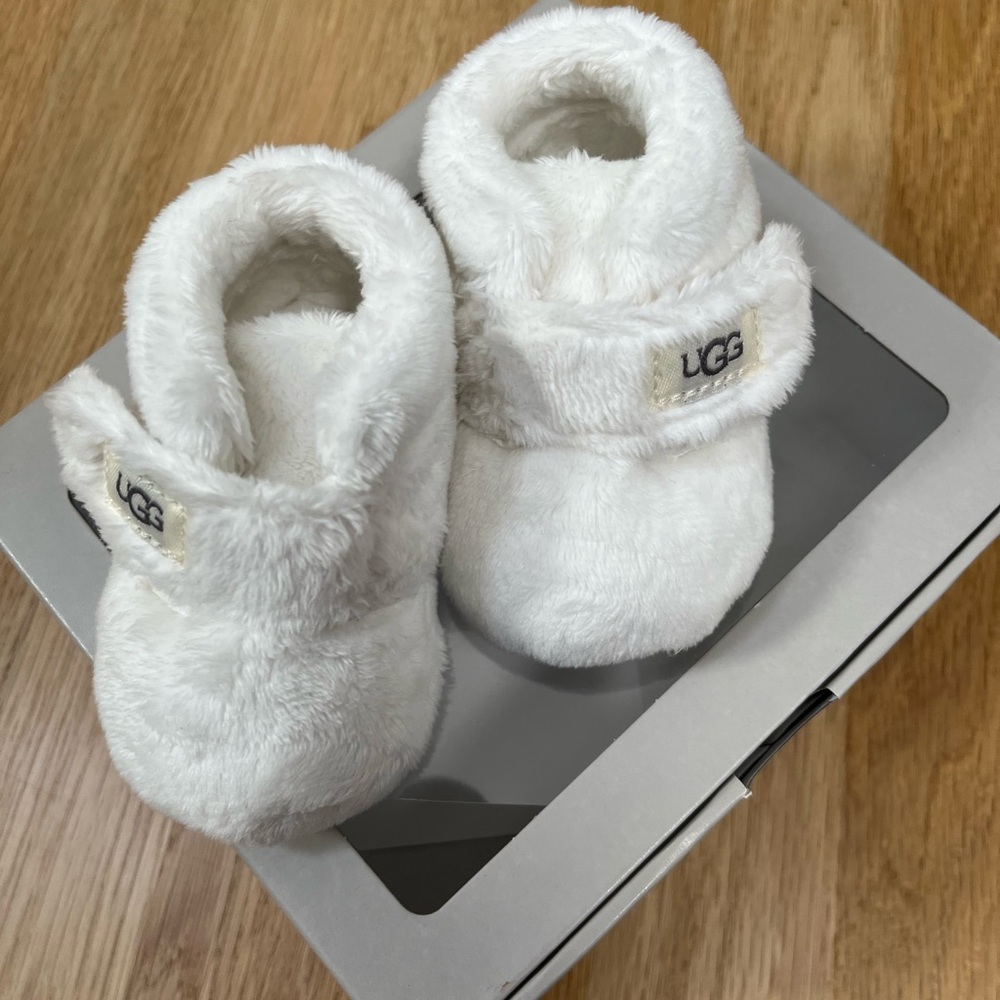 UGG Cozy White Newborn Slippers